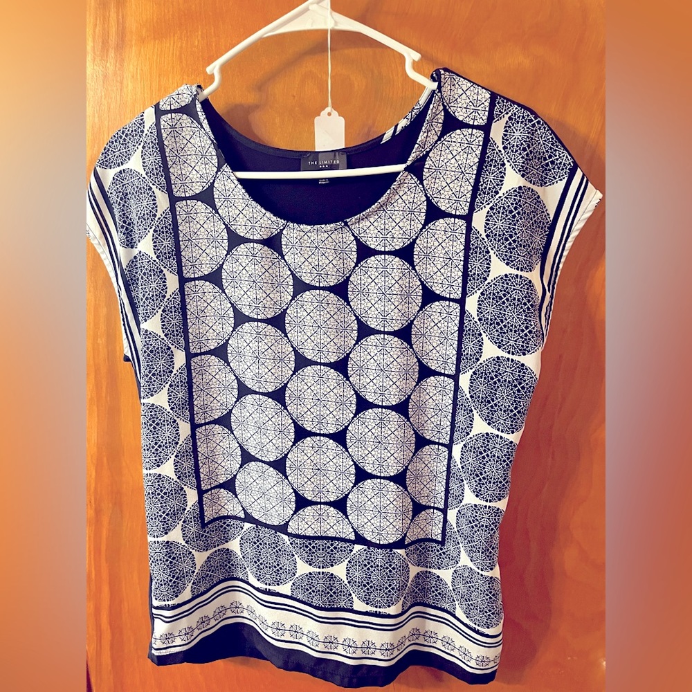 Limited M Navy cap sleeves rayon top